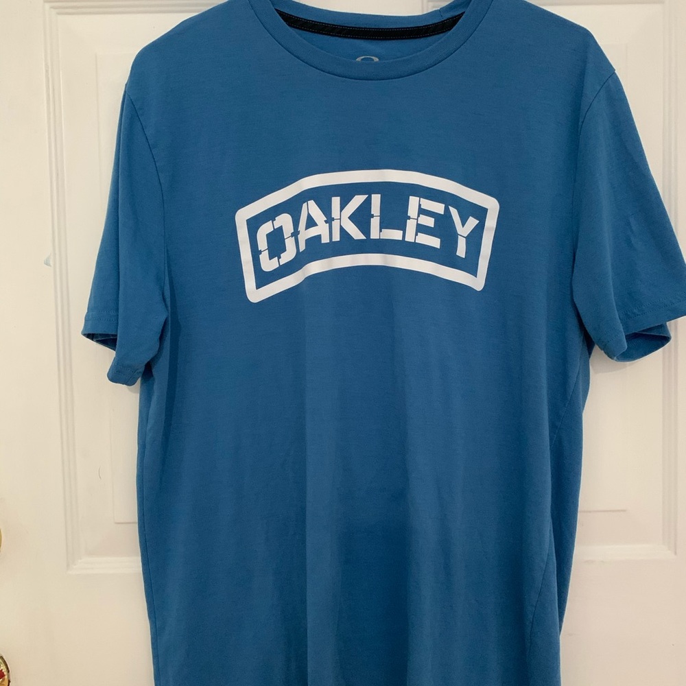 Oakley Tshirt